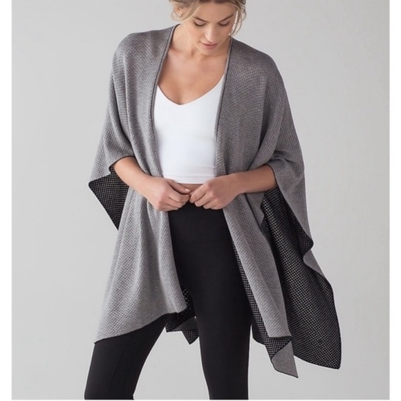 Lululemon Mandala Wrap Black / Heathered Medium Grey SZ O/S Cashmere Blend Knit - Picture 2 of 14